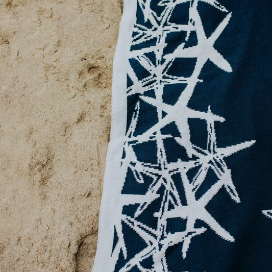 Reversible Tumbling Starfish Throw Marine/Milk