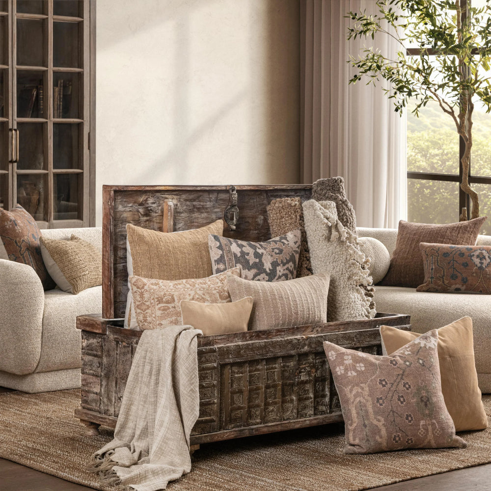Pillows & Throws