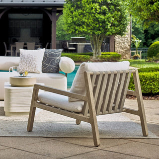 Strapped Outdoor Lounge Chair
