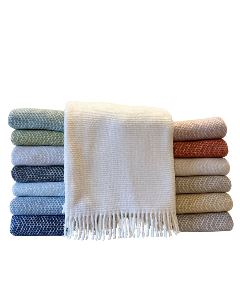 Grain of Rice Throw