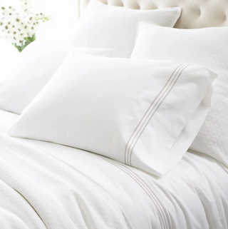 Trio Flat Sheet
