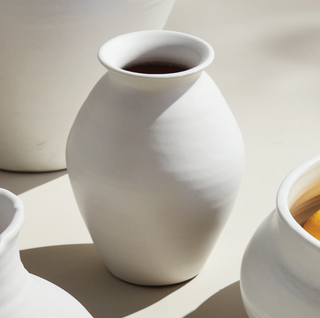 Mirela Vase

