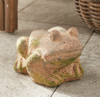 WEATHERED GARDEN FROG

