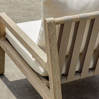 Strapped Outdoor Lounge Chair
