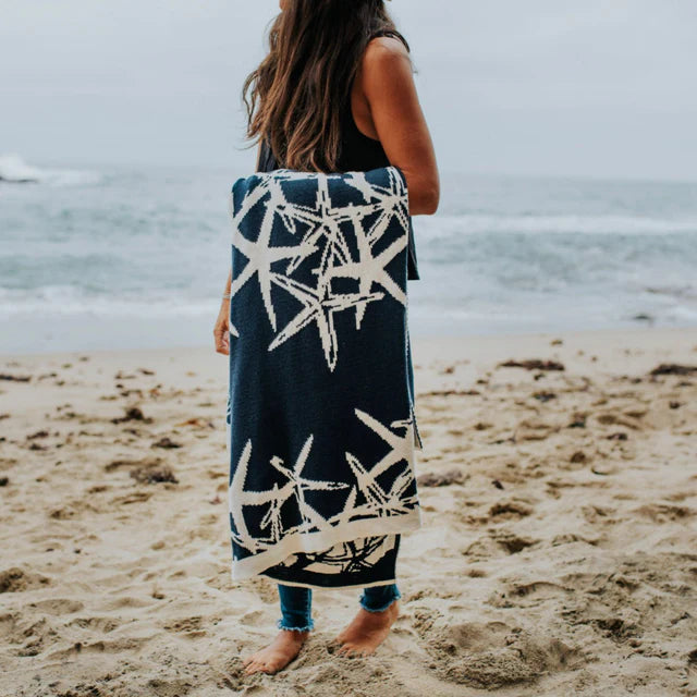 Reversible Tumbling Starfish Throw Marine/Milk